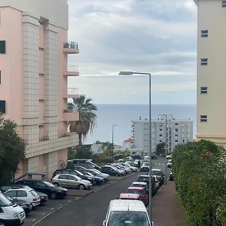 Elephant 2br With Terrace, Side Sea View And Pool Access Funchal (Madeira)