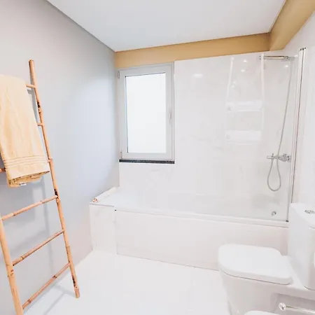 Elephant By Wanderlust Madeira - 2br With Terrace, Side Sea View And Pool Access Funchal (Madeira)