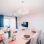 Апартаменты Elephant By Wanderlust Madeira - 2br With Terrace, Side Sea View And Pool Access